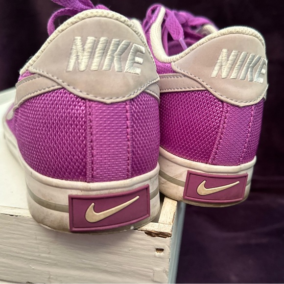 Nike Women’s Sweet Classic Textile purple women’s 9 - Picture 2 of 5